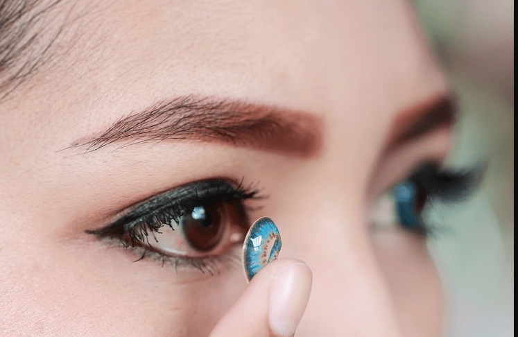 Cara merawat softlens agar mata tetap nyaman saat digunakan